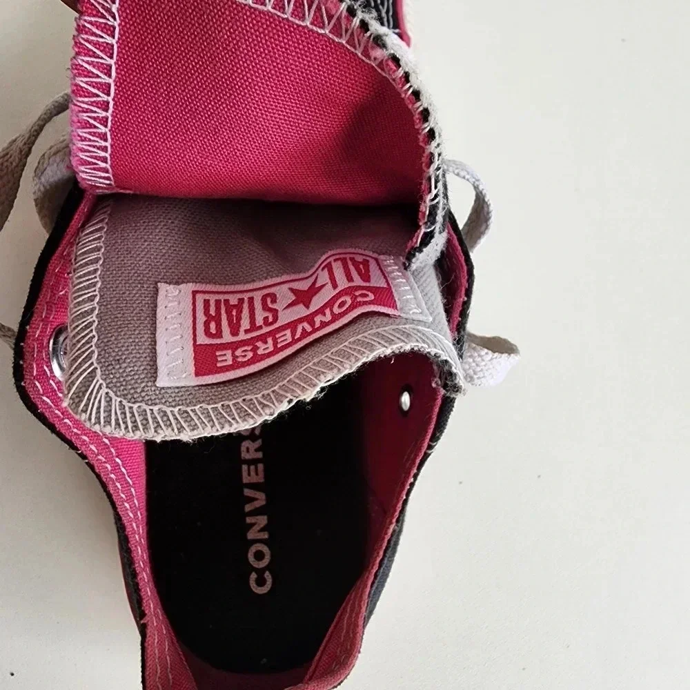Converse Chuck Taylor All Star Youth US Size 2 Black Pink Sneaker Shoes 654365F
